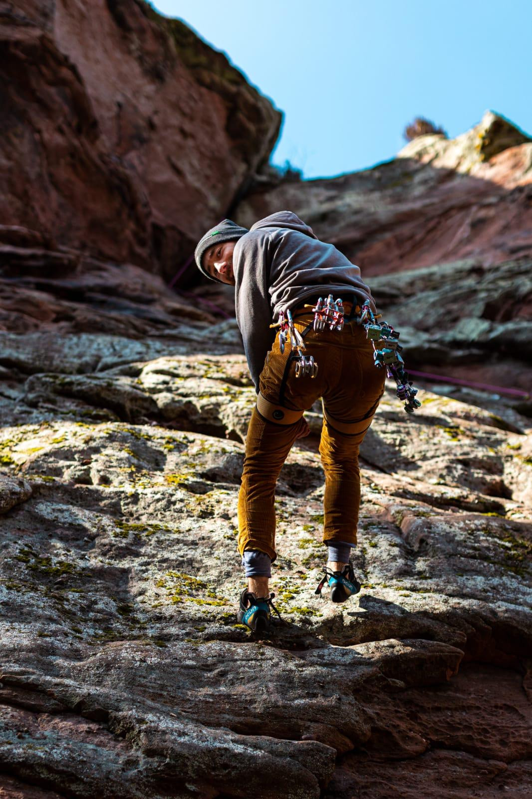 Kletterer am Sandstein Fels